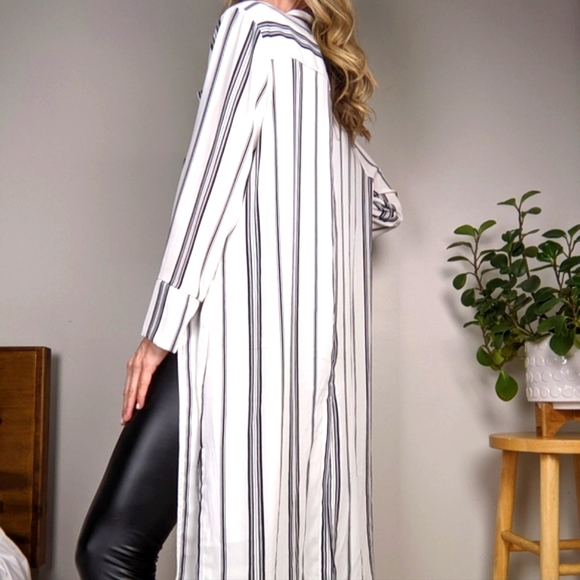 HAUTE PROJECT | Black & White Striped | Duster-length Collared Shirt | Size 1XL - Picture 2 of 7